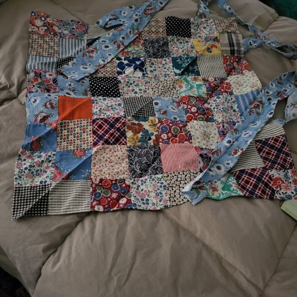 Apron- Blue Tie Old Fashioned Simple Colorful Patchwork Triangle Tie-on apron - Picture 2 of 2